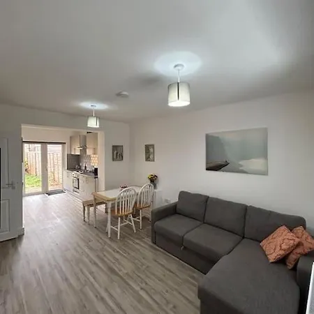 Bali Bliss Garden Flat With Parking Appartement Enfield Buitenkant foto